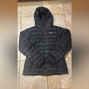 Women’s black Patagonia down sweater hoody